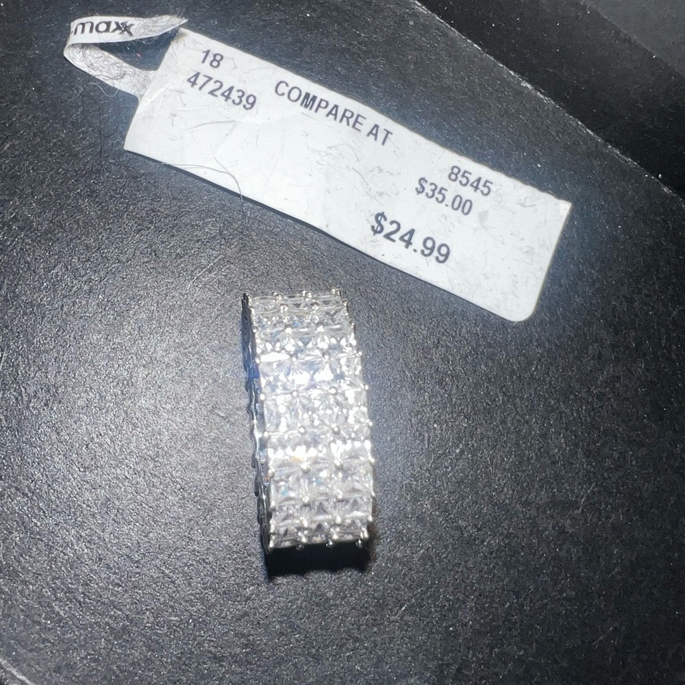 NWT Silver Crystal Ring Sz 8 $12